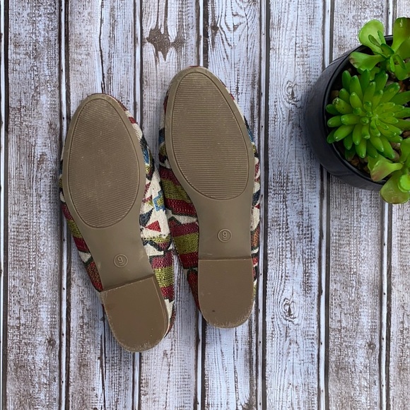 Universal Thread - Picture 4 of 4